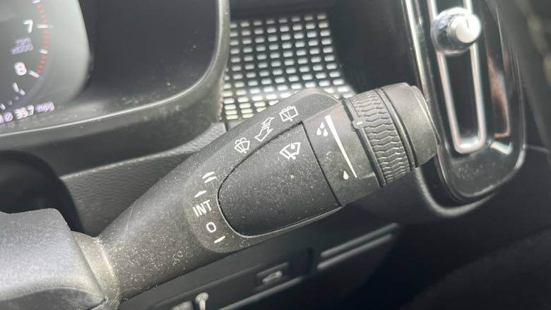 Volvo Xc40 1.5 T3 [163] R DESIGN 5dr Geartronic Petrol Estate